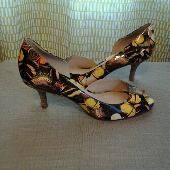 Tahari Heels - Picture 4 of 5